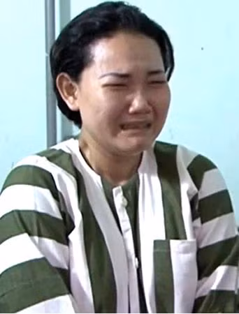 Hồ Ngọc Nhờ khóc nức nở khai nhận hành vi đạp chết bé trai. Hồ Ngọc Nhờ khóc nức nở khai nhận hành vi đạp chết bé trai