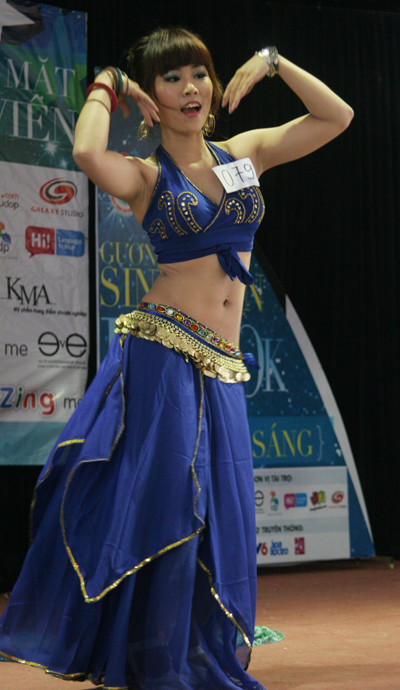 Hấp dẫn với điệu múa Belly dance