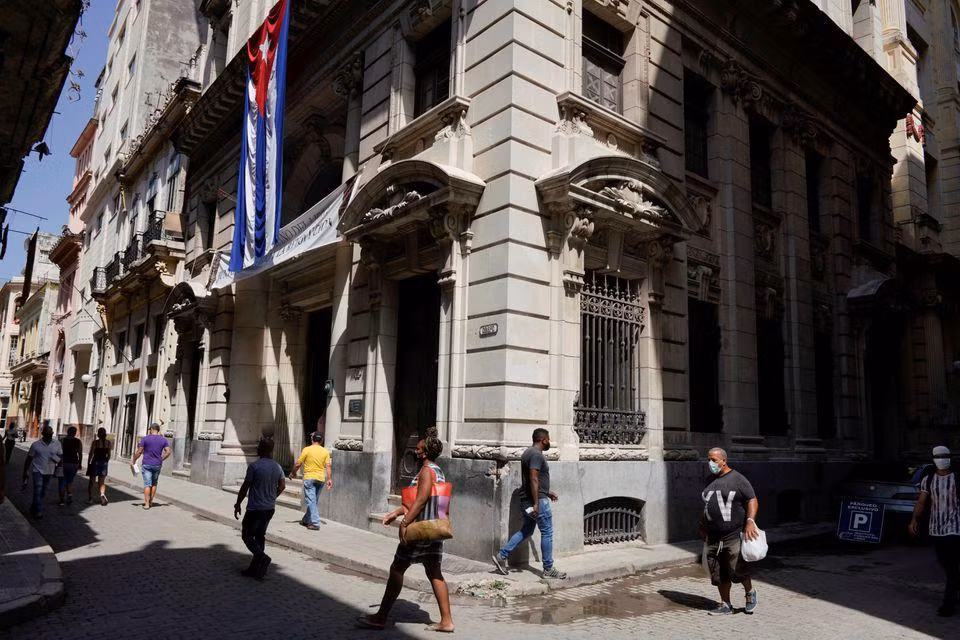 Một góc một khu thương mại ở thủ đô Havana của Cuba. Ảnh: Reuters.