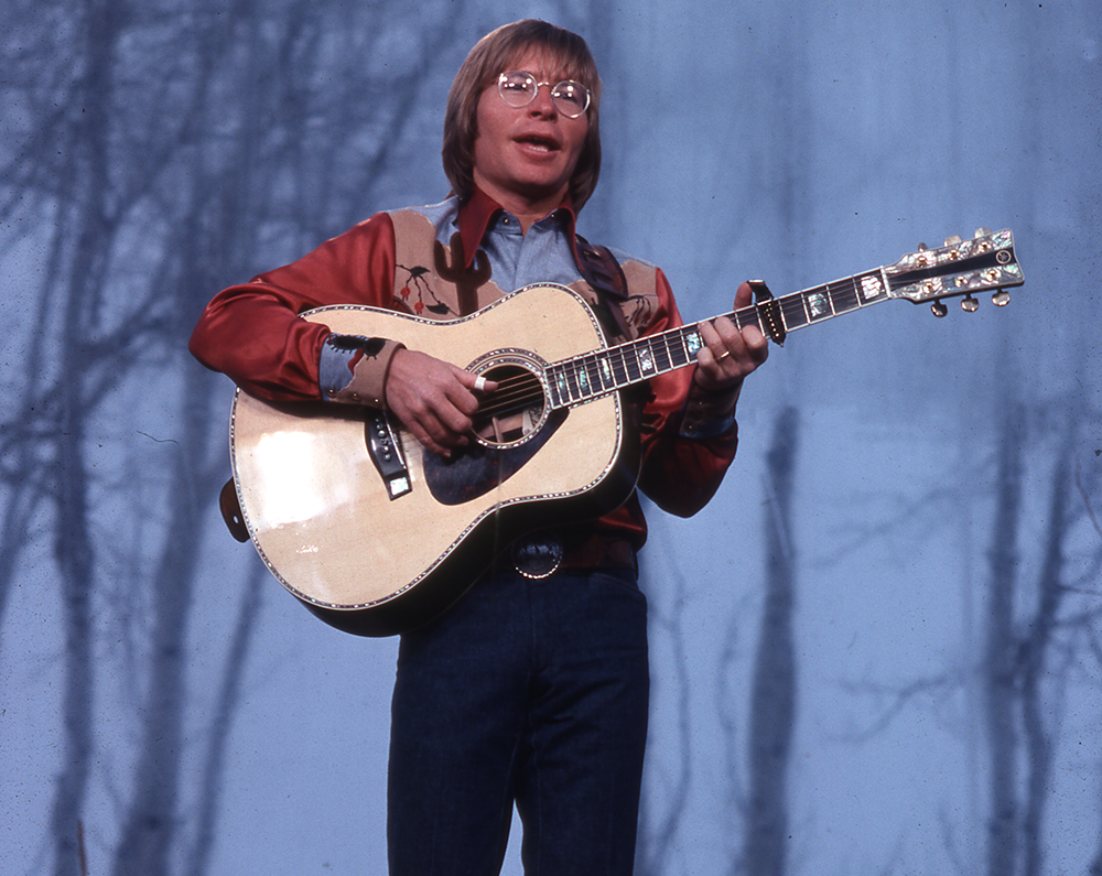 Ca sĩ-nhạc sĩ Mỹ nổi tiếng John Denver. Ảnh: HistoryColorado. Ca sĩ-nhạc sĩ Mỹ nổi tiếng John Denver. Ảnh: HistoryColorado.