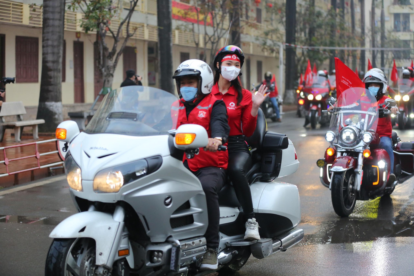 Chủ nhật Đỏ lần thứ XIV chính thức khai hội ảnh 32 Chủ nhật Đỏ lần thứ XIV chính thức khai hội ảnh 32