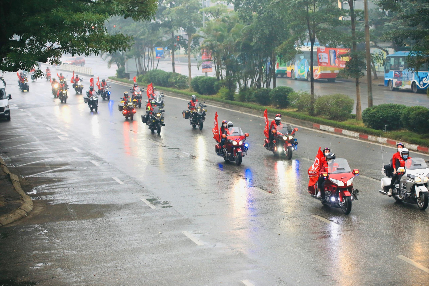 Chủ nhật Đỏ lần thứ XIV chính thức khai hội ảnh 17 Chủ nhật Đỏ lần thứ XIV chính thức khai hội ảnh 17