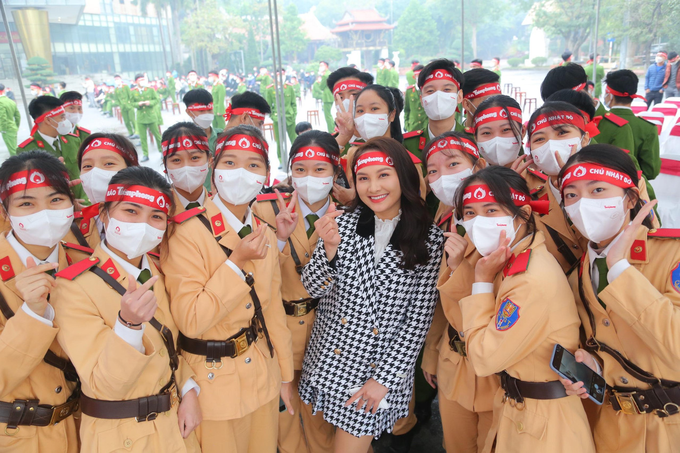 Diễn viên Bảo Thanh giao lưu cùng các học viên Học viện Cảnh sát Nhân dân Diễn viên Bảo Thanh giao lưu cùng các học viên Học viện Cảnh sát Nhân dân