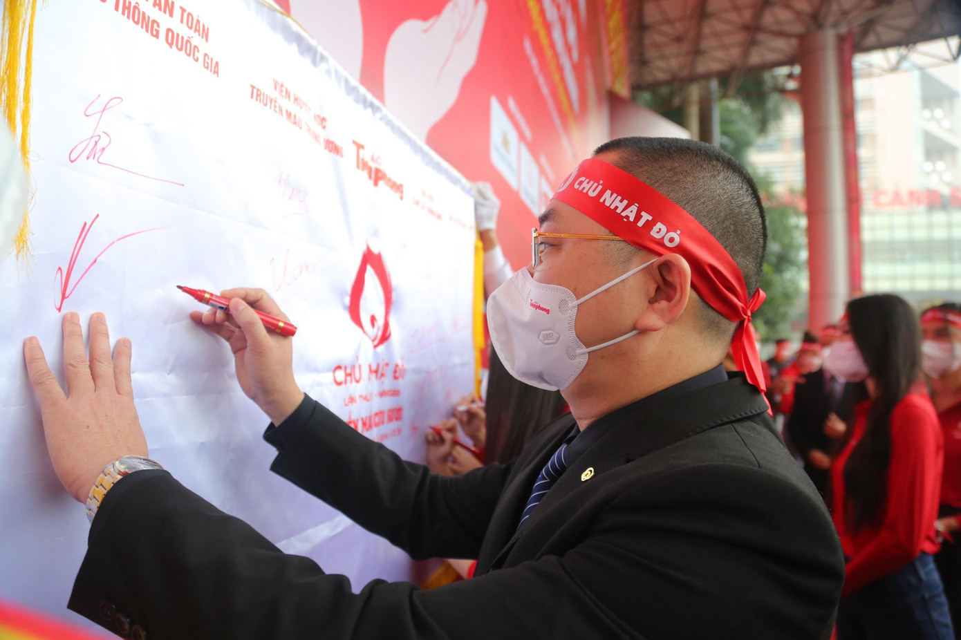 Chủ nhật Đỏ lần thứ XIV chính thức khai hội ảnh 92 Chủ nhật Đỏ lần thứ XIV chính thức khai hội ảnh 92