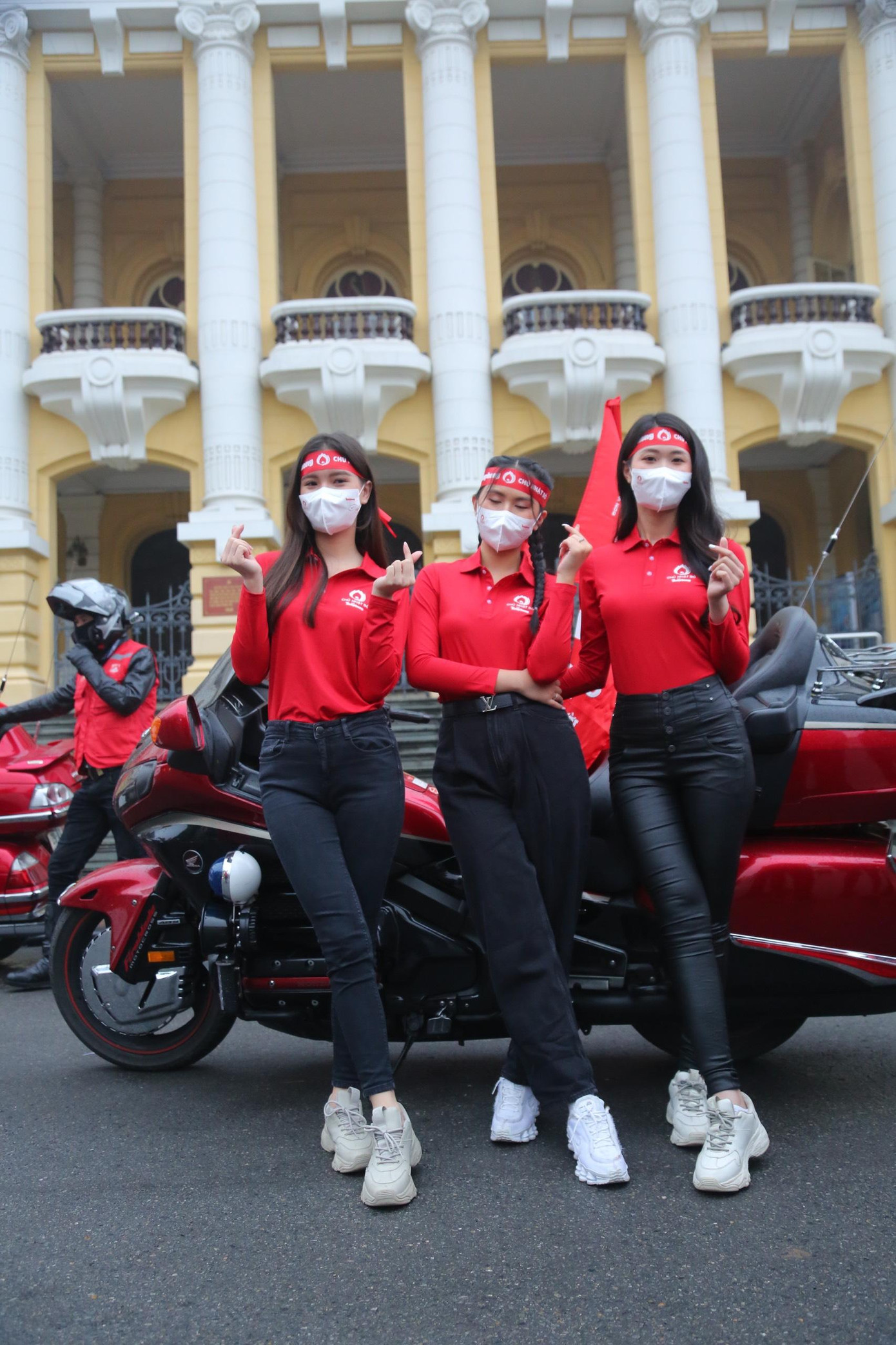 Chủ nhật Đỏ lần thứ XIV chính thức khai hội ảnh 21 Chủ nhật Đỏ lần thứ XIV chính thức khai hội ảnh 21