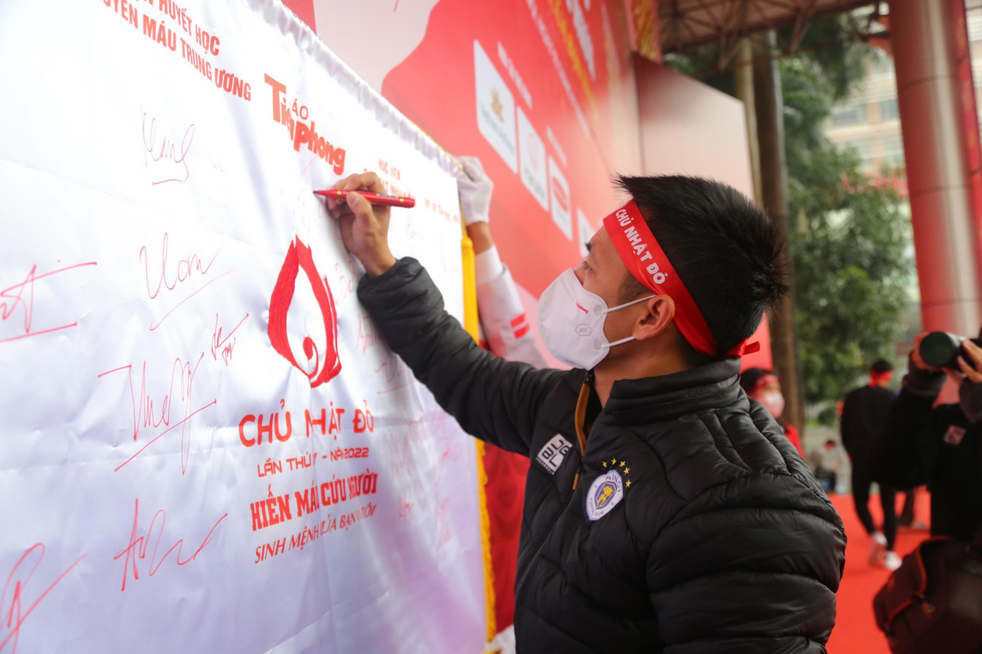 Chủ nhật Đỏ lần thứ XIV chính thức khai hội ảnh 93 Chủ nhật Đỏ lần thứ XIV chính thức khai hội ảnh 93