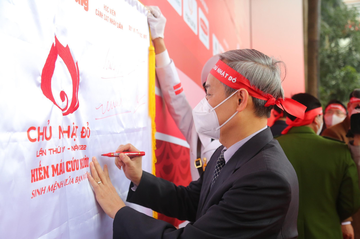 Chủ nhật Đỏ lần thứ XIV chính thức khai hội ảnh 88 Chủ nhật Đỏ lần thứ XIV chính thức khai hội ảnh 88