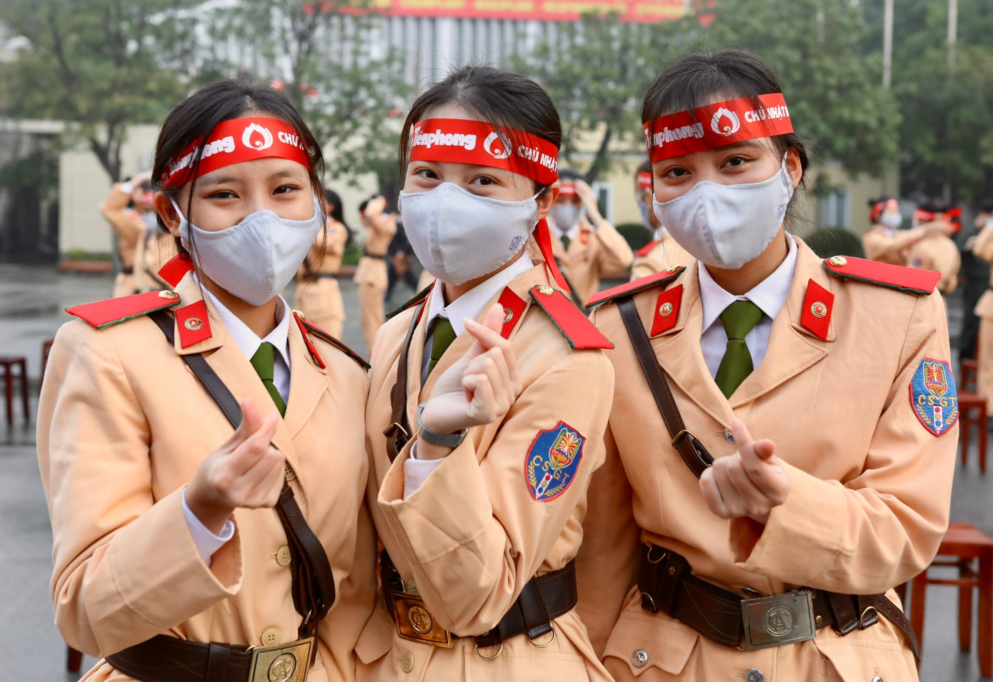 Các nữ học viên Học viện Cảnh sát Nhân dân tham gia hiến máu tại Chủ nhật Đỏ lần thứ XIV - năm 2022 Các nữ học viên Học viện Cảnh sát Nhân dân tham gia hiến máu tại Chủ nhật Đỏ lần thứ XIV - năm 2022