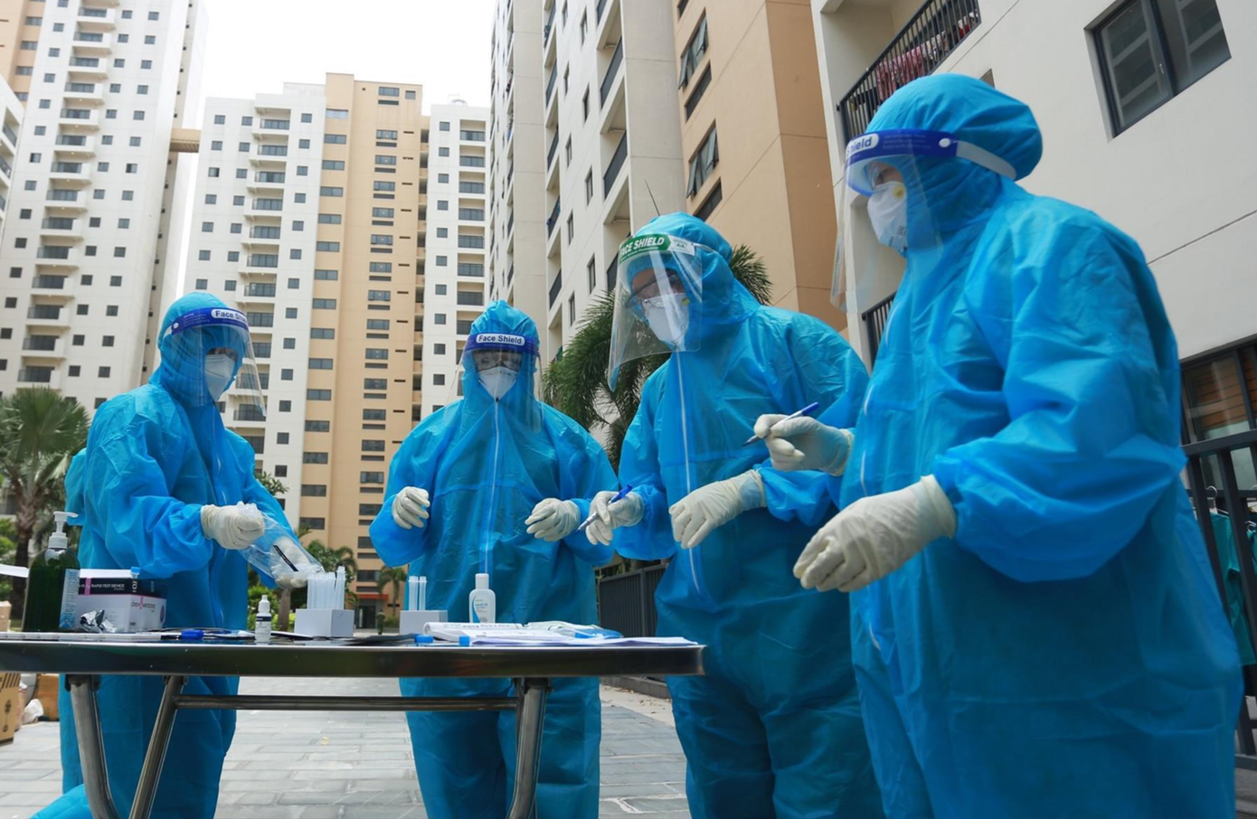 Ngành y tế TPHCM đang triển khai các giải pháp ngăn chặn biến chủng Omicron Ngành y tế TPHCM đang triển khai các giải pháp ngăn chặn biến chủng Omicron