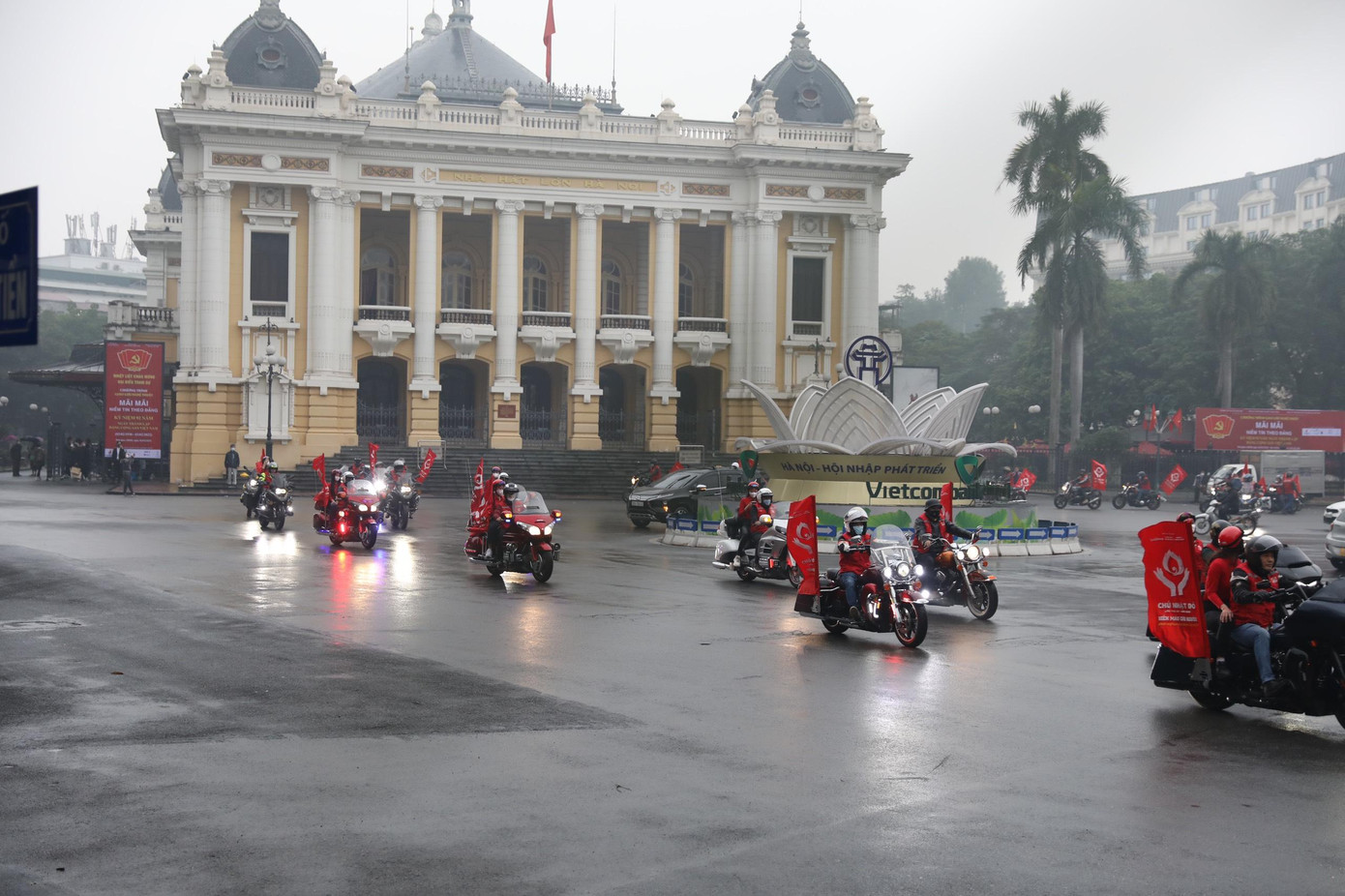 Chủ nhật Đỏ lần thứ XIV chính thức khai hội ảnh 12 Chủ nhật Đỏ lần thứ XIV chính thức khai hội ảnh 12