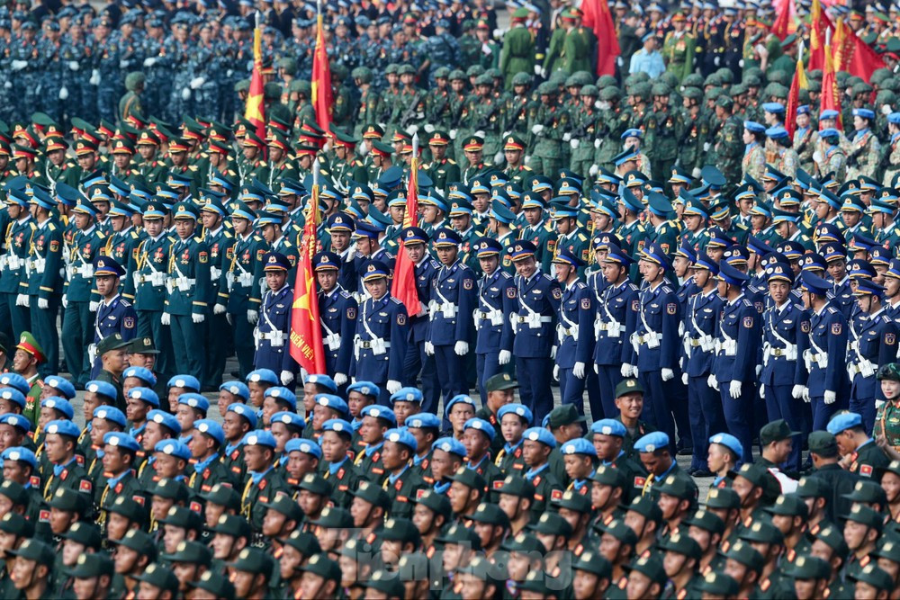 TPHCM sẽ hạn chế lưu thông và cấm dừng, đỗ phương tiện nhiều tuyến đường để phục vụ tổng duyệt Lễ kỷ niệm 30/4. Ảnh minh họa: PV TPHCM sẽ hạn chế lưu thông và cấm dừng, đỗ phương tiện nhiều tuyến đường để phục vụ tổng duyệt Lễ kỷ niệm 30/4. Ảnh minh họa: PV