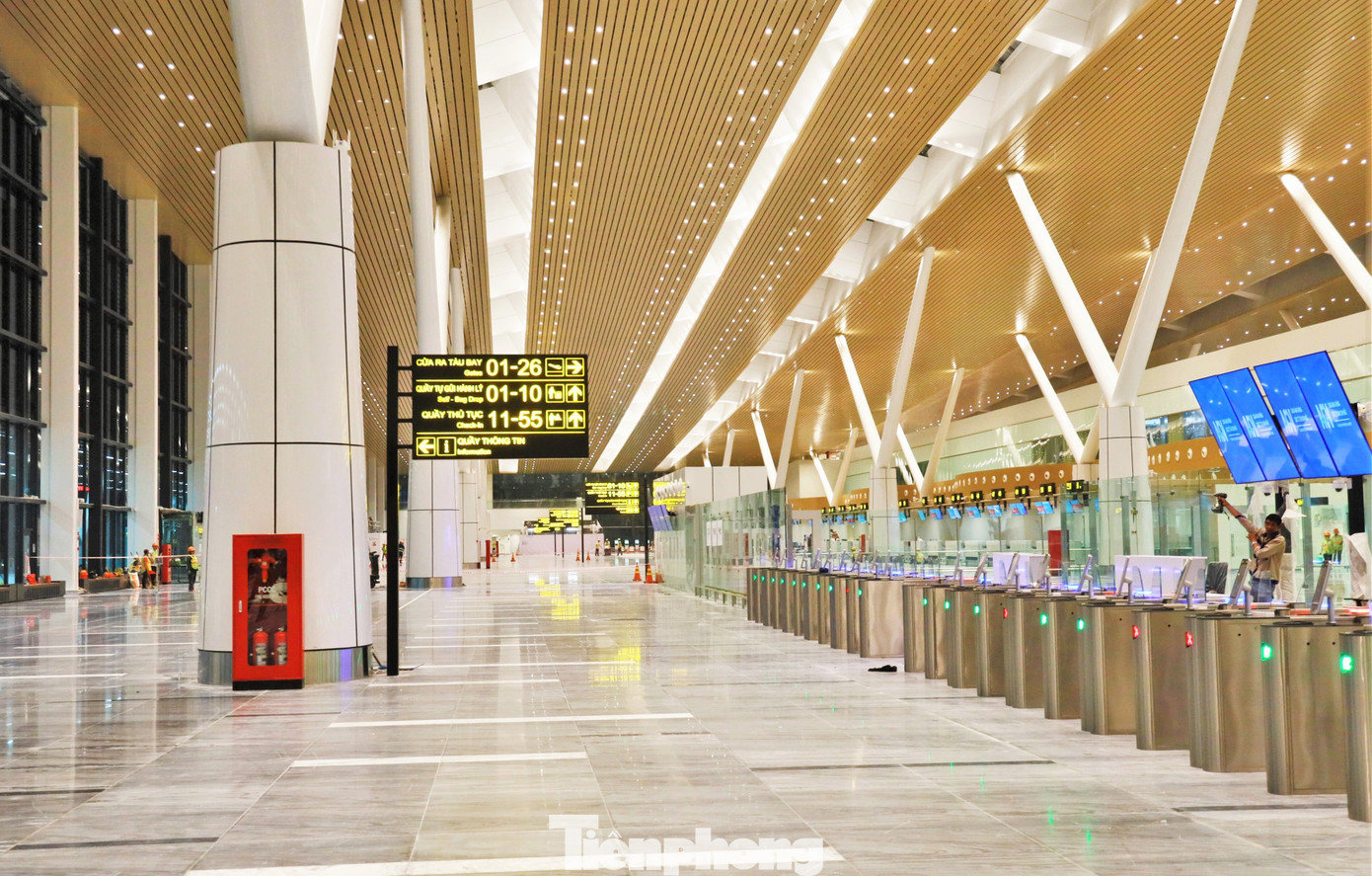 Theo kế hoạch, trong ngày 15 và 16/4, Hội đồng kiểm tra Nhà nước sẽ nghiệm thu công trình nhà ga T3. Theo kế hoạch, trong ngày 15 và 16/4, Hội đồng kiểm tra Nhà nước sẽ nghiệm thu công trình nhà ga T3.