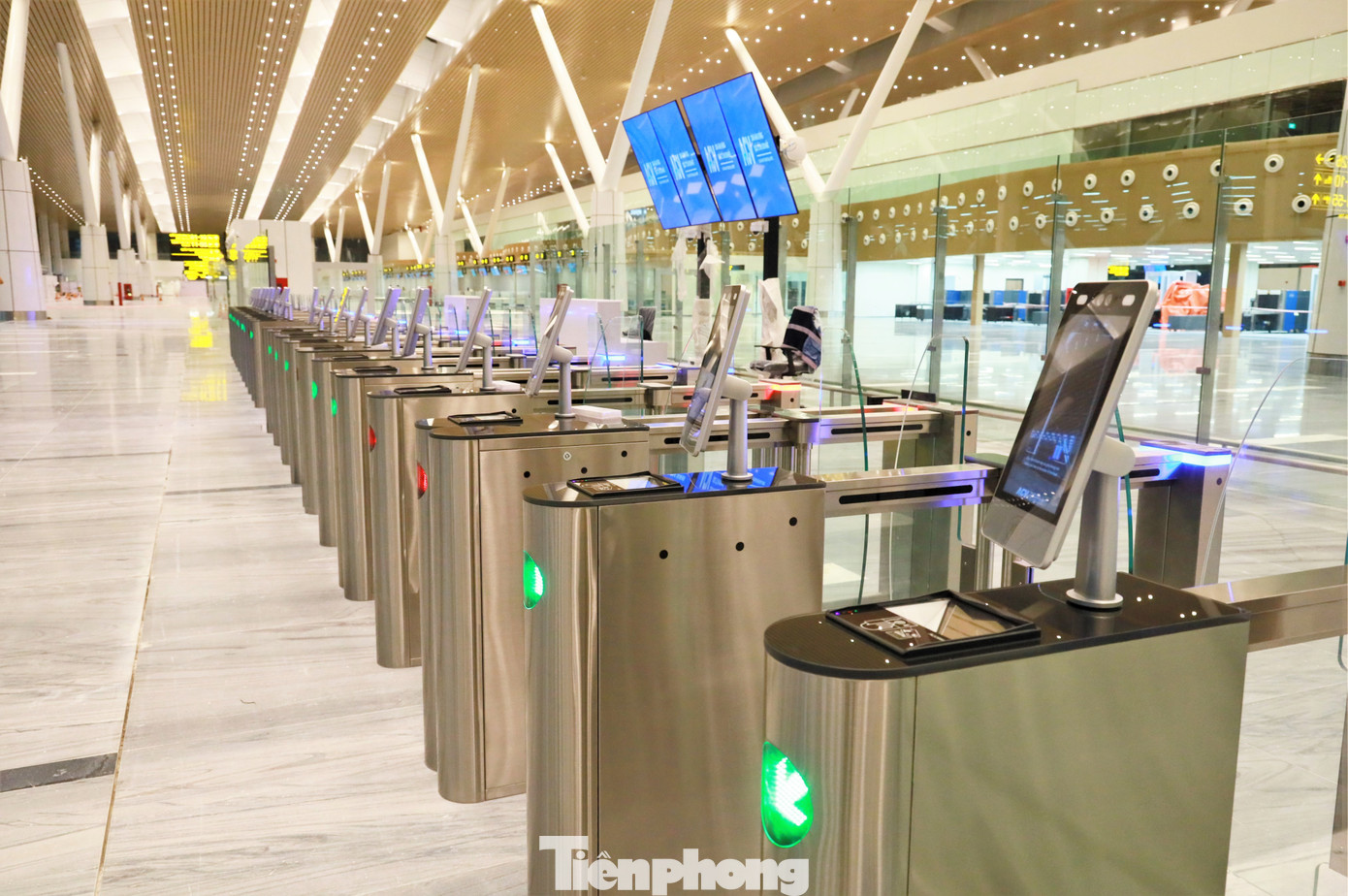 Sau đó, ngày 17/4, ga T3 sẽ khai thác thử nghiệm với chuyến bay đầu tiên. Sau đó, ngày 17/4, ga T3 sẽ khai thác thử nghiệm với chuyến bay đầu tiên.