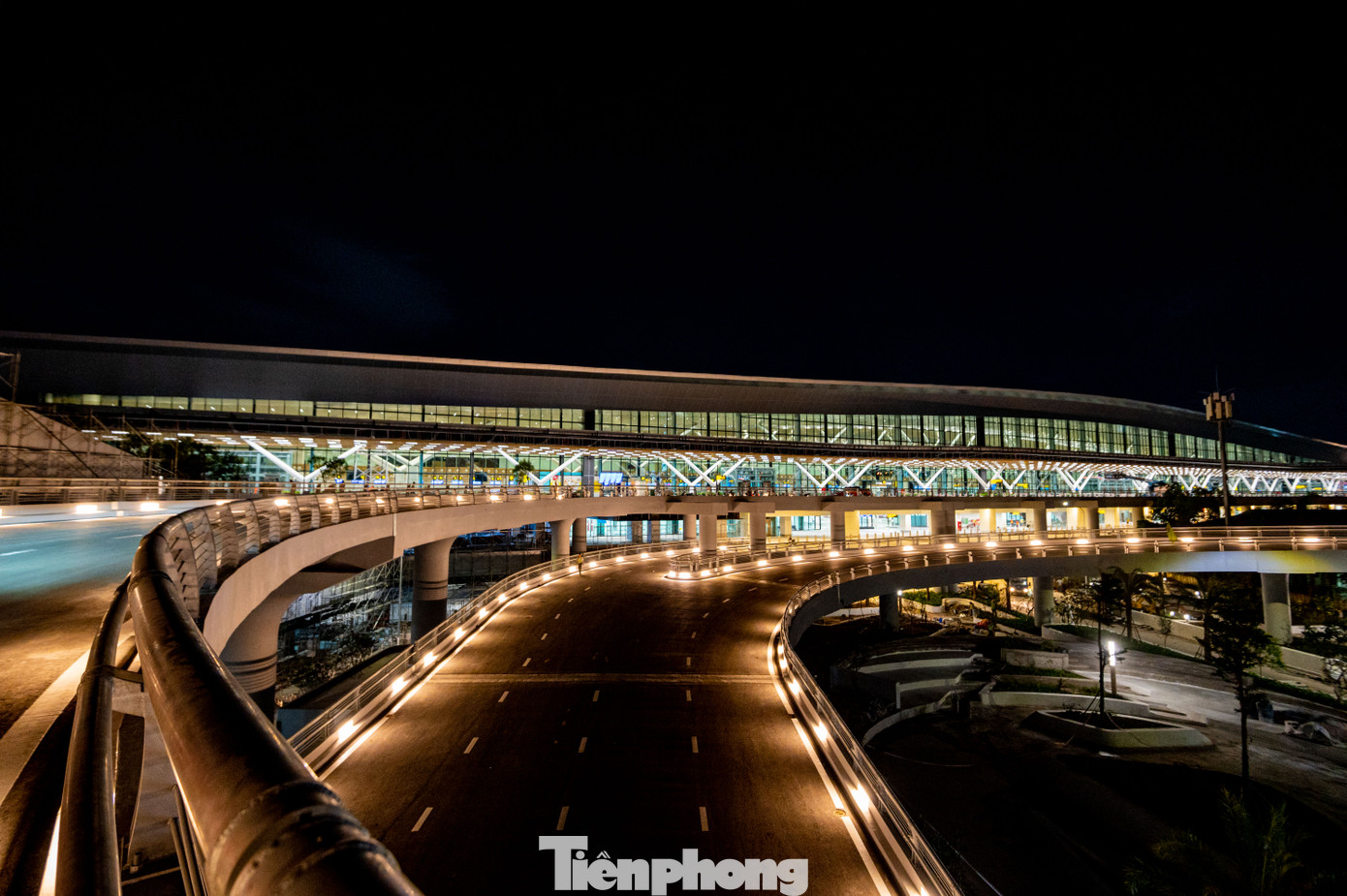 Các hạng mục chính của nhà ga đã hoàn thiện. Các hạng mục chính của nhà ga đã hoàn thiện.