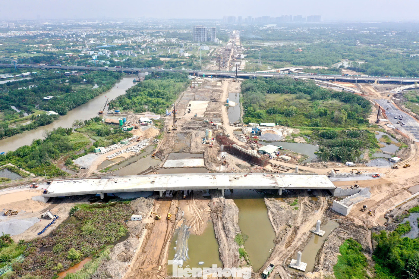 Đoạn nút giao Vành đai 3 nối cao tốc TPHCM - Long Thành vẫn còn khối lượng lớn chưa thi công.