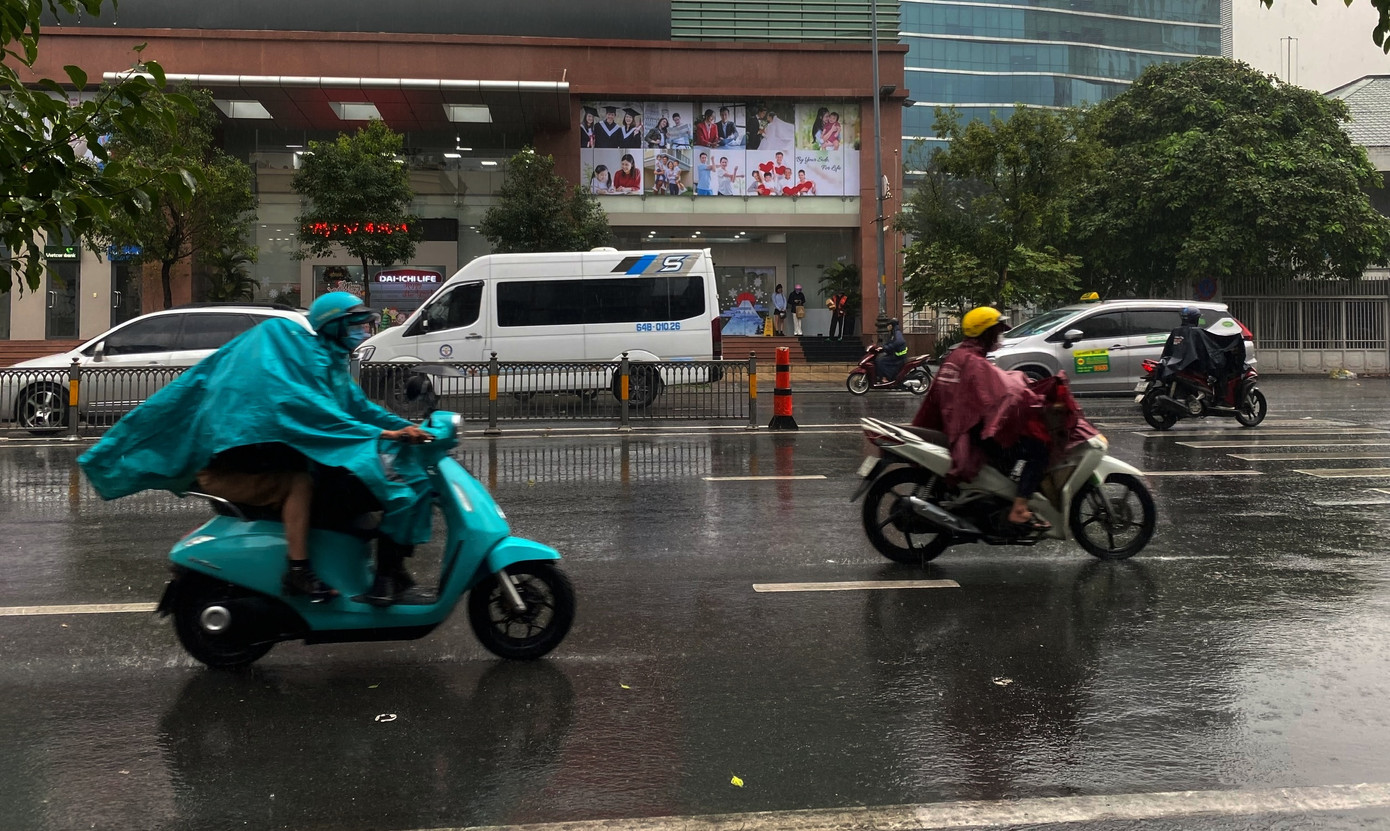 Trong tháng 7, TPHCM sẽ có mưa xuất hiện trên diện rộng, rải rác đến nhiều nơi và kéo dài trong nhiều ngày, với khả năng trên 20 ngày có mưa trong tháng. Ảnh minh họa: Hữu Huy