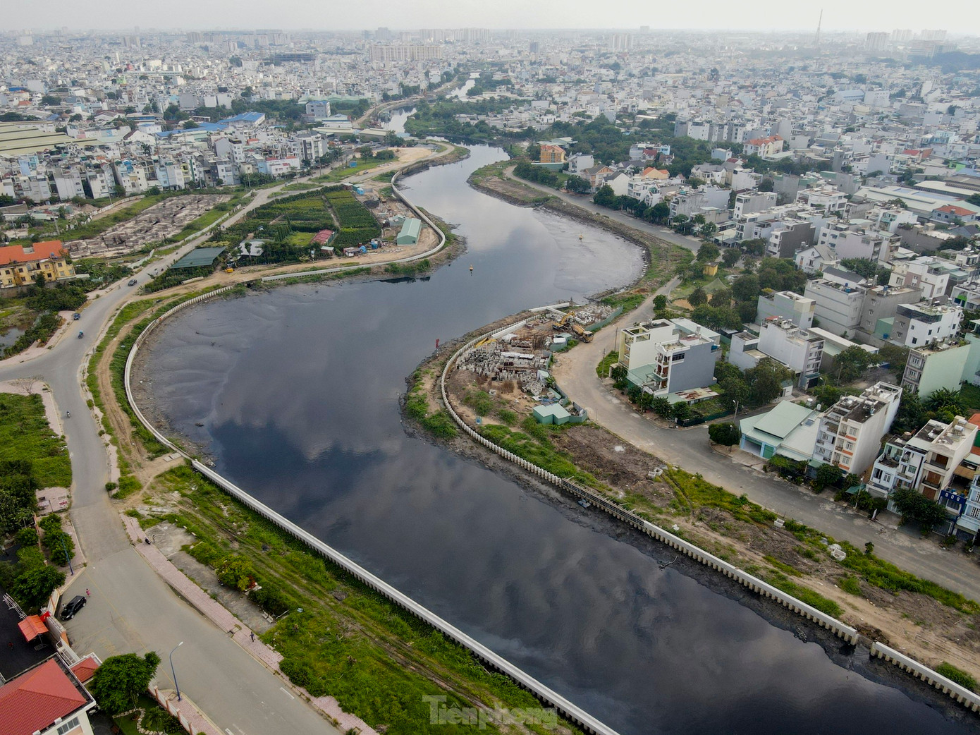 Một đoạn thuộc dự án cải tạo kênh Tham Lương - Bến Cát - rạch Nước Lên. Ảnh: Duy Anh Một đoạn thuộc dự án cải tạo kênh Tham Lương - Bến Cát - rạch Nước Lên. Ảnh: Duy Anh