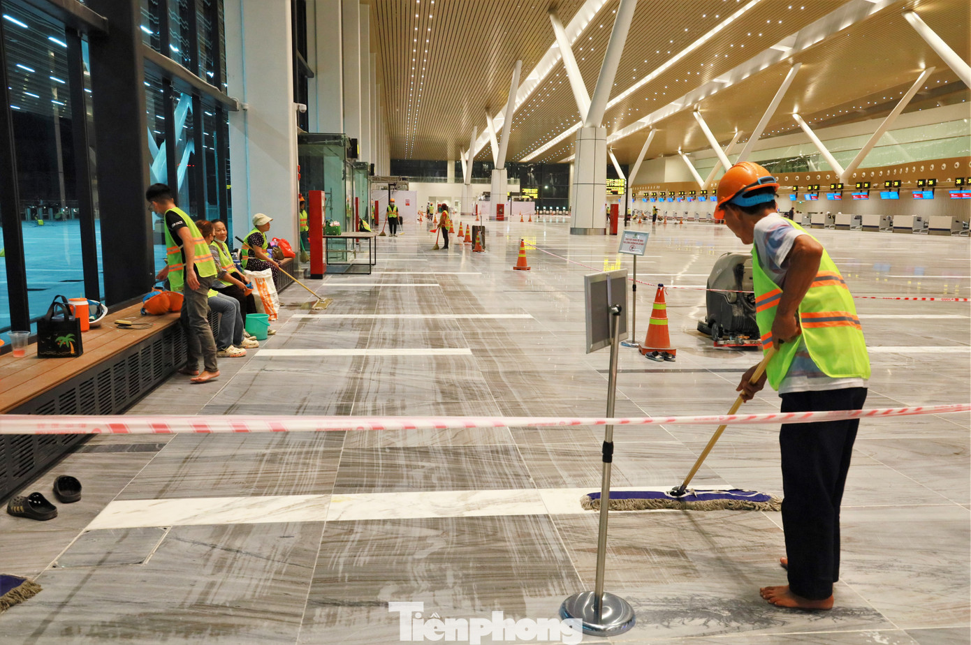 Công tác dọn dẹp, vệ sinh dự kiến sẽ hoàn thành ngày 17/4. Công tác dọn dẹp, vệ sinh dự kiến sẽ hoàn thành ngày 17/4.