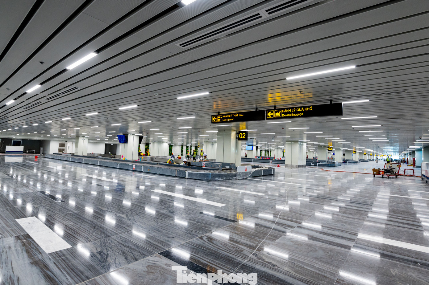 Các đơn vị đang trong giai đoạn gấp rút hoàn thiện những hạng mục cuối cùng tại nhà ga T3. Các đơn vị đang trong giai đoạn gấp rút hoàn thiện những hạng mục cuối cùng tại nhà ga T3.