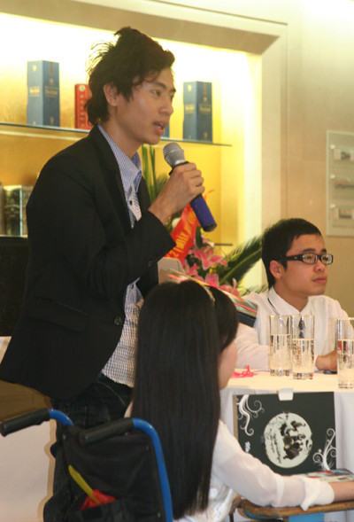 Nhạc sĩ trẻ Dương Cầm chia sẻ thông tin về bộ sản phẩm 