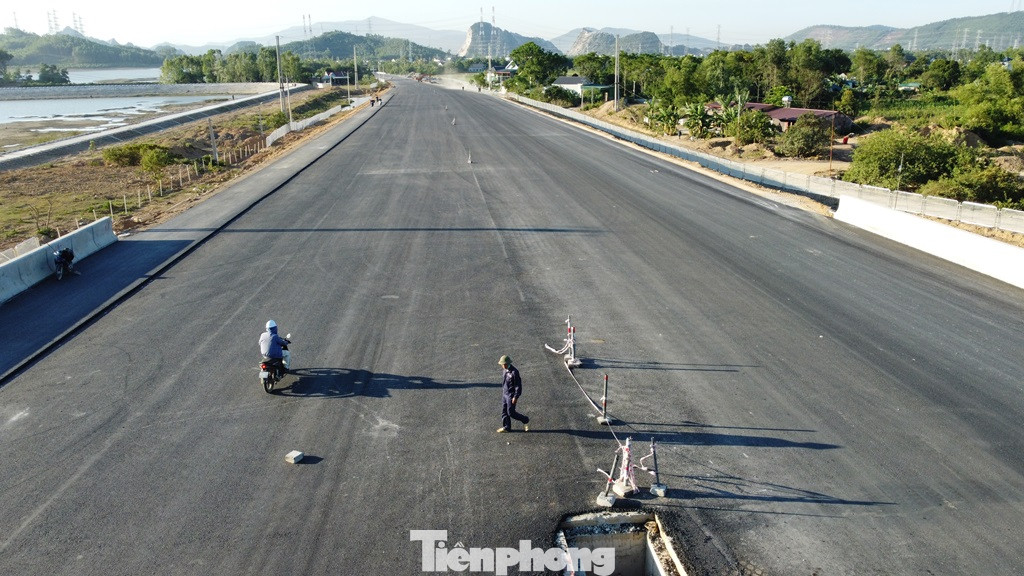 Dự án có mục tiêu hoàn thiện cao tốc Bắc - Nam giai đoạn 2016 -2020 từ Hà Nội đi Nghệ An, tạo thuận lợi, giảm chi phí và rút ngắn thời gian đi lại cho người dân, doanh nghiệp. Dự án có mục tiêu hoàn thiện cao tốc Bắc - Nam giai đoạn 2016 -2020 từ Hà Nội đi Nghệ An, tạo thuận lợi, giảm chi phí và rút ngắn thời gian đi lại cho người dân, doanh nghiệp.