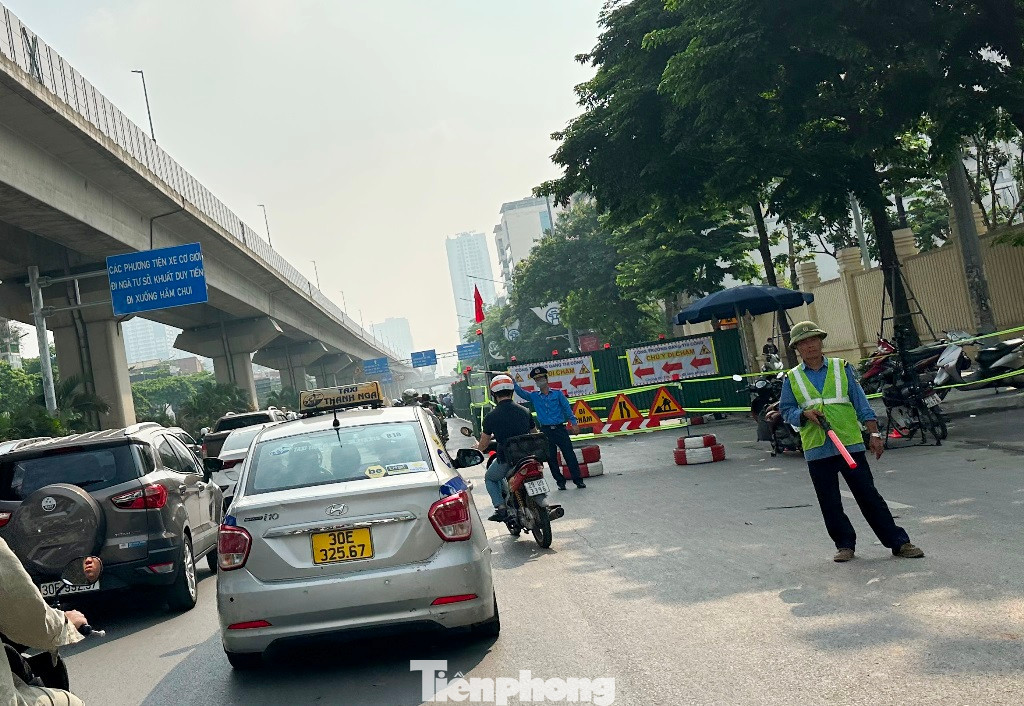 Theo quy hoạch và tiến độ dự án hệ thống nước thải Yên Xá, lẽ ra dự án đã triển khai song song với các dự án khác cũng thi công trên đường Nguyễn Trãi như đường sắt đô thị, thoát nước, cải tạo lòng đường vỉa hè. Và đến nay dự án đã thi công xong, đưa vào sử dụng đồng bộ với hạ tầng khác.