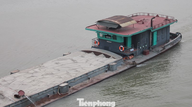 Tuy nhiên nêu nguyên nhân sau gần 2 tuần triển khai, Đội CSGT đường thủy số 2, PC08 Hà Nội chưa kiểm tra được nhiều và phát hiện trường hợp lái tàu nào vi phạm nồng độ cồn trên sông, ông Tuấn Anh cho biết: Nước chảy xiết, tàu thuyền thường đi về đêm và với tốc độ nhanh nên việc dừng tàu để kiểm tra là rất khó khăn. Đội đang cố gắng để tăng cường kiểm tra trong thời gian tới.