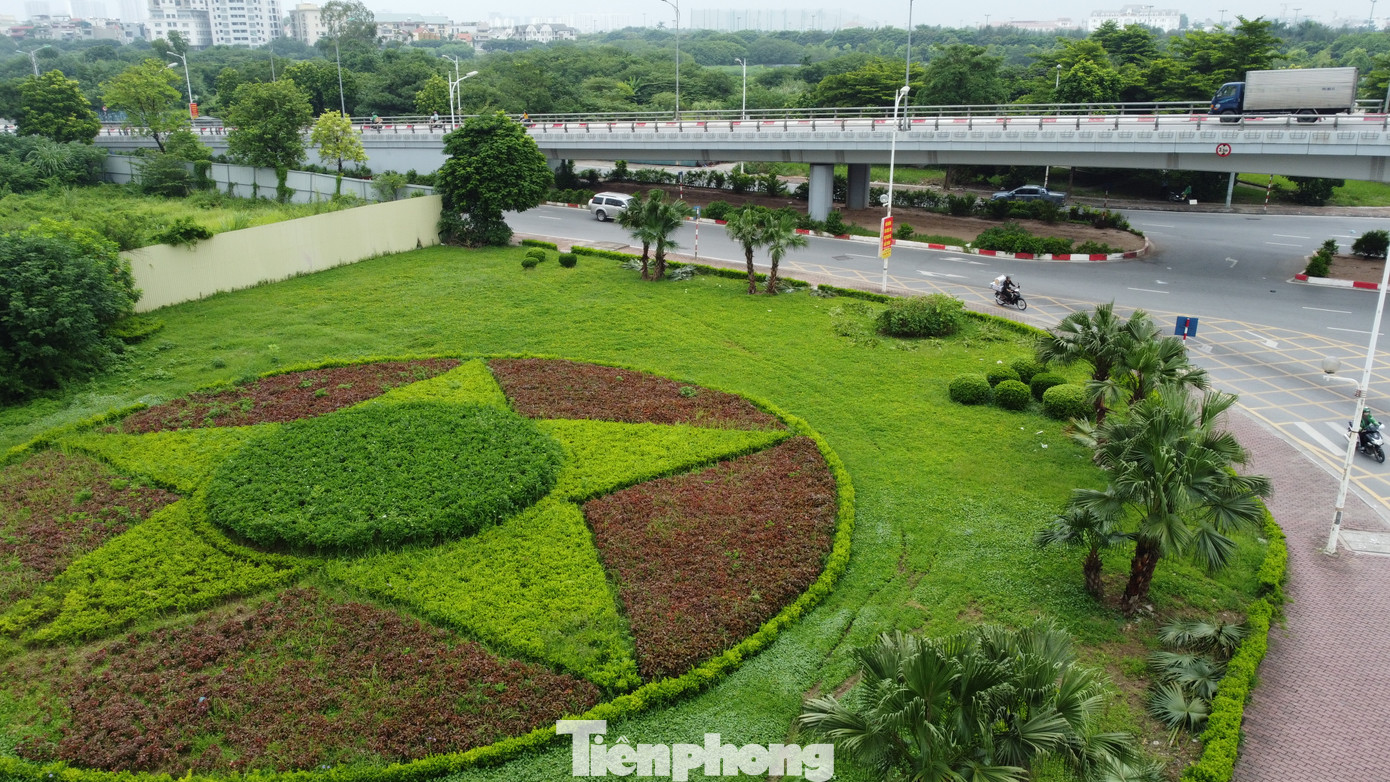 Để xây hầm và cải tạo lại hệ thống thoát nước, một phần vỉa hè, dải phân cách, thảm cỏ tại nút giao Cổ Linh - Đàm Quang Trung sẽ được xén một phần.