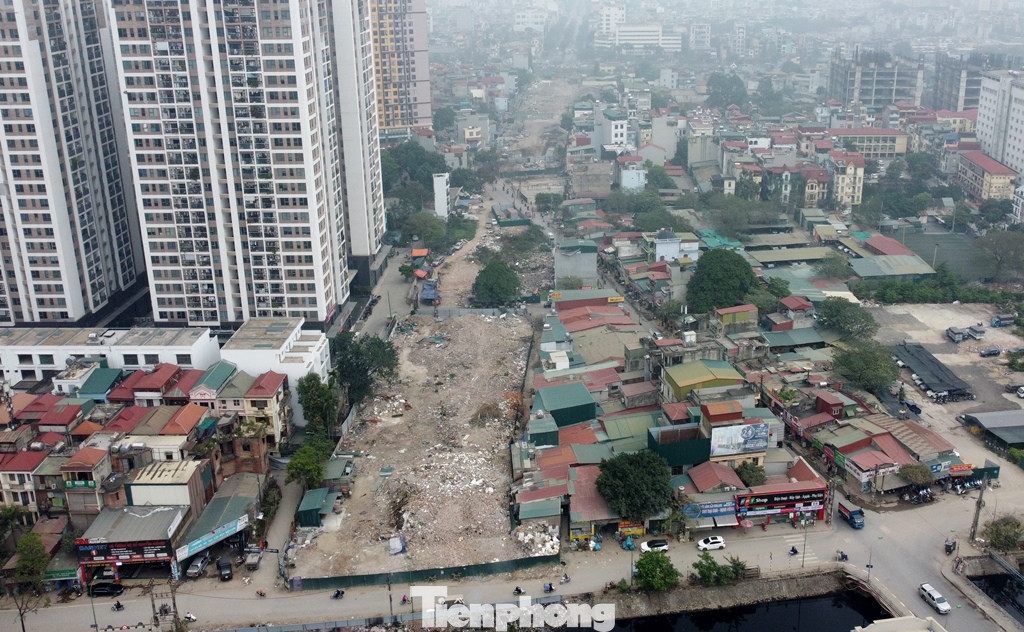 Toàn cảnh đoạn đường Vành đai 2,5 từ KĐT Định Công đến đường Giải Phóng đã được giải phóng mặt bằng và hiện hình hài.