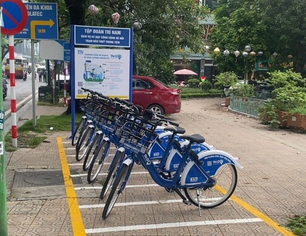 Theo lãnh đạo Cty Tập đoàn Trí Nam có 79 điểm dừng đỗ tại các quận trung tâm trong đó có Ba Đình, Đống Đa, Hoàn Kiếm, Hai Bà Trưng có xe đạp công cộng hoạt động dịp 2/9 năm nay. Theo lãnh đạo Cty Tập đoàn Trí Nam có 79 điểm dừng đỗ tại các quận trung tâm trong đó có Ba Đình, Đống Đa, Hoàn Kiếm, Hai Bà Trưng có xe đạp công cộng hoạt động dịp 2/9 năm nay.