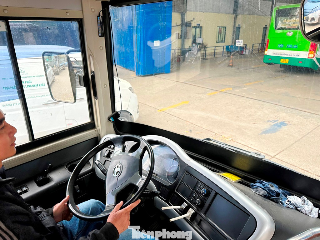 Với các doanh nghiệp vận tải khách công cộng khác như: Bảo Yến, Cổ phần xe khách Hà Tây, Xe Điện, Yên Viên… còn phải đưa xe đi các tỉnh ngoài Hà Nội để đăng kiểm để tránh bị dừng hoạt động