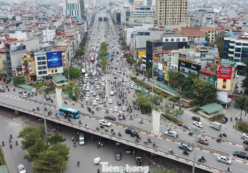 Tại nút giao Ngã Tư Sở, để tránh ùn tắc, Sở GTVT cũng có riêng một phương án điều chỉnh lại giao thông.