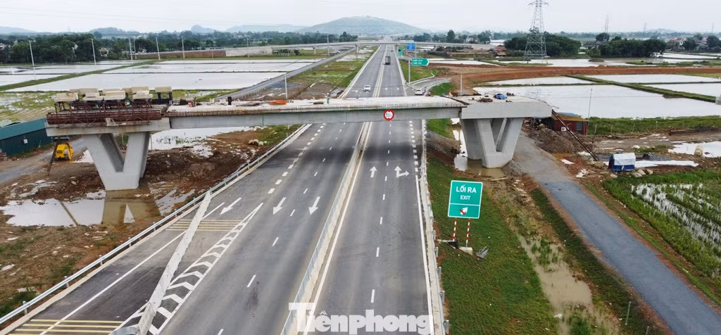 Theo thiết kế cao tốc Bắc Nam đoạn Mai Sơn - QL45 có 5 nút giao, tuy nhiên UBND tỉnh Thanh Hóa đã xin đầu tư nút giao Thiệu Giang (nút giao thứ 6), đoạn qua huyện Thiệu Hóa để kết nối với cao tốc Bắc - Nam.