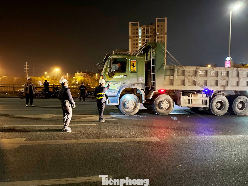 Theo kế hoạch cầu Nhật Tân đang được kiểm định, thử tải từ ngày 16 đến 22/2, khung giờ từ 0h đến 4h sáng hôm sau. Theo kế hoạch cầu Nhật Tân đang được kiểm định, thử tải từ ngày 16 đến 22/2, khung giờ từ 0h đến 4h sáng hôm sau.