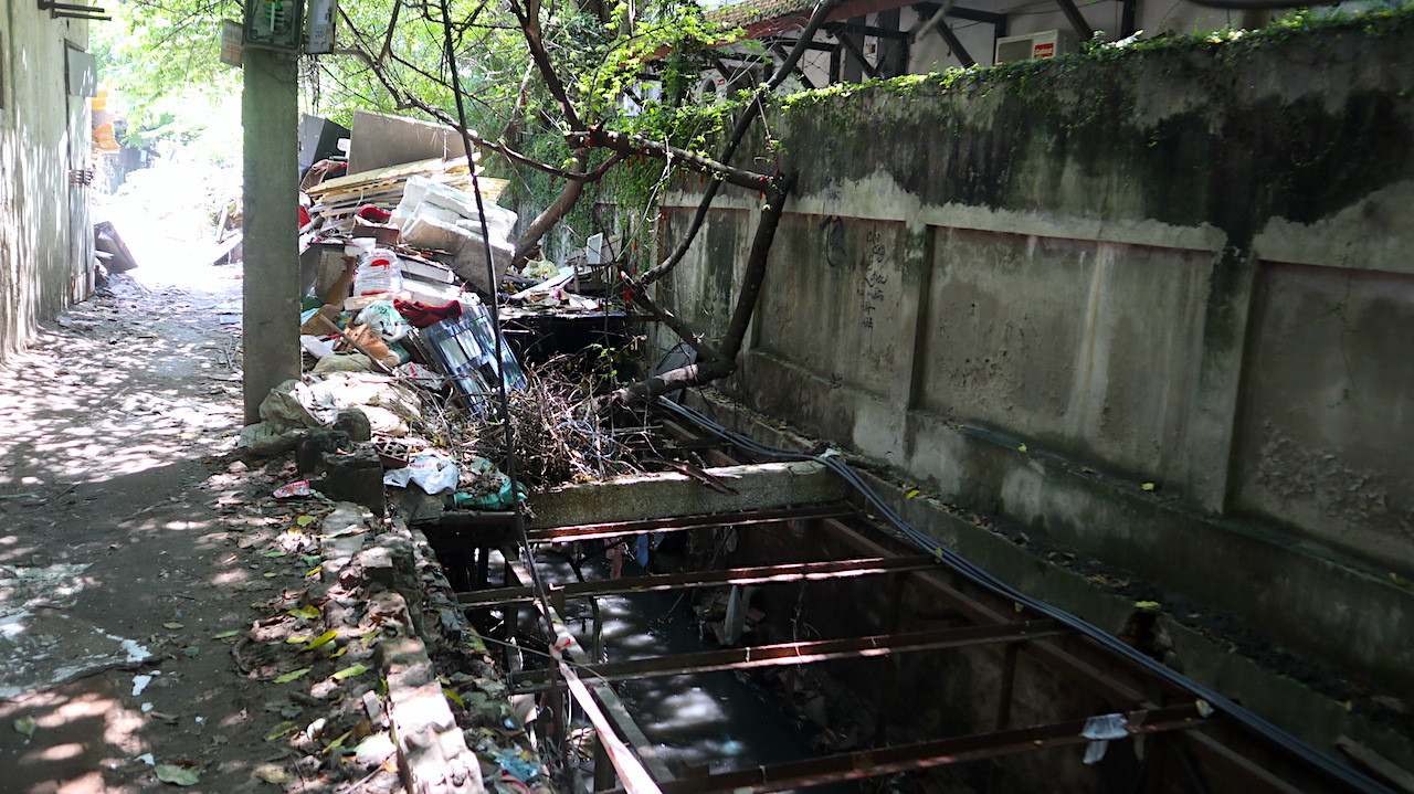 Theo báo cáo của Trung tâm Kiểm soát bệnh tật Hà Nội, tính đến cuối tháng 8/2023, trên địa bàn thành phố đã ghi nhận gần 6.600 ca mắc sốt xuất huyết, tăng 1.303 ca so với cùng kỳ năm 2022, hiện đã có hai trường hợp tử vong.