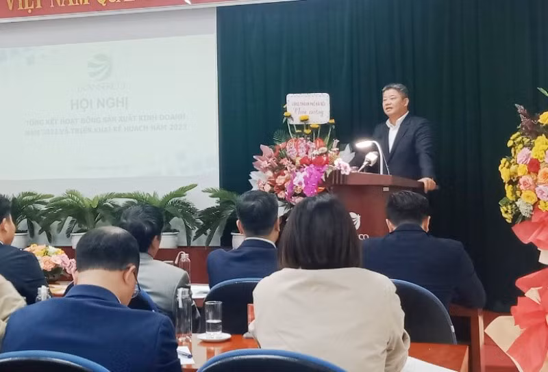 Phó Chủ tịch UBND thành phố Hà Nội Nguyễn Mạnh Quyền phát biểu tại hội nghị chiều 6/1. Ảnh: T.Đảng