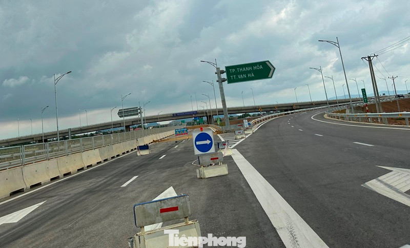 Việc cao tốc Mai Sơn - QL45 chưa xong đoạn cuối khiến dự án chưa thể đấu nối với nút giao Tân Phúc cuối tuyến tại khu vực đang phát triển mạnh về công nghiệp là Nghi Sơn, Nông Cống, cũng như phương tiện từ Hà Nội về phải quay vào thành phố Thanh Hóa rồi mới ra được QL1A.