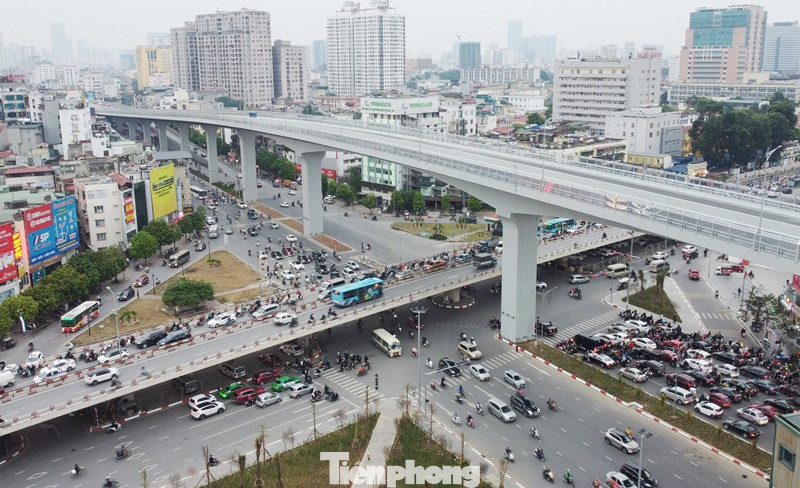 Đường Vành đai 2 trên cao vừa được Hà Nội thông xe trong tuần này. Đường Vành đai 2 trên cao vừa được Hà Nội thông xe trong tuần này.
