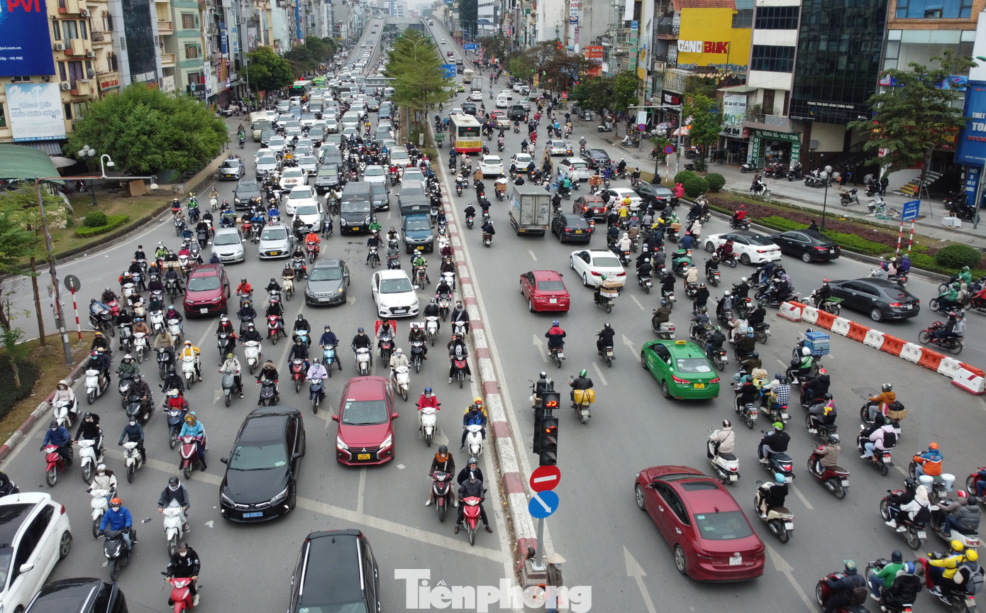 Tiếp sau nút Ngã Tư Sở, Sở GTVT Hà Nội đã tổ chức lại giao thông tại nút Trường Chinh - Lê Trọng Tấn. Ảnh: Anh Trọng