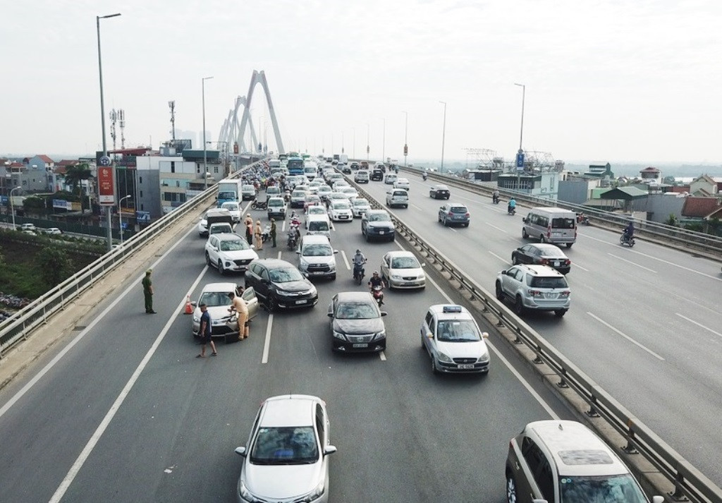 Sau hơn 7 năm được đưa vào sử dụng, cầu dây văng lớn nhất Việt Nam - Nhật Tân chưa được kiểm định, tiến hành duy tu sửa chữa lớn. Do vậy, trong tháng 2/2023, UBND thành phố Hà Nội đã đồng ý cho đại diện Sở GTVT tiến hành kiểm định, trong đó hạng mục chính là thử tải. Sau hơn 7 năm được đưa vào sử dụng, cầu dây văng lớn nhất Việt Nam - Nhật Tân chưa được kiểm định, tiến hành duy tu sửa chữa lớn. Do vậy, trong tháng 2/2023, UBND thành phố Hà Nội đã đồng ý cho đại diện Sở GTVT tiến hành kiểm định, trong đó hạng mục chính là thử tải.