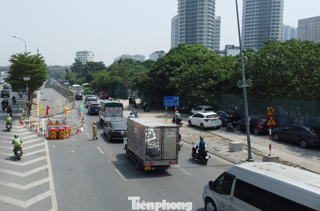 Sau khi dự án hoàn thành dự kiến vào tháng cuối năm nay, cơ quan tổ chức giao thông sẽ tách phương tiện ô tô xe máy nội đô đi qua cầu vượt thép. Còn cầu vượt Mai Dịch hiện nay sẽ là các làn dành riêng cho ô tô đi trên đường Vành đai 3.