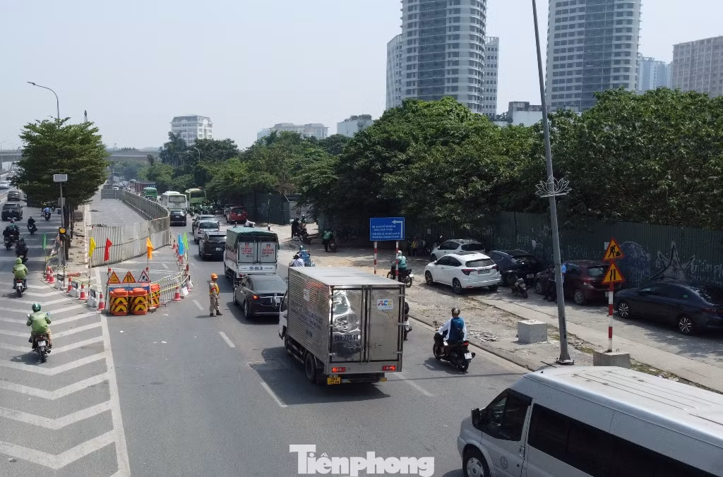 Sau khi dự án hoàn thành dự kiến vào tháng cuối năm nay, cơ quan tổ chức giao thông sẽ tách phương tiện ô tô xe máy nội đô đi qua cầu vượt thép. Còn cầu vượt Mai Dịch hiện nay sẽ là các làn dành riêng cho ô tô đi trên đường Vành đai 3.