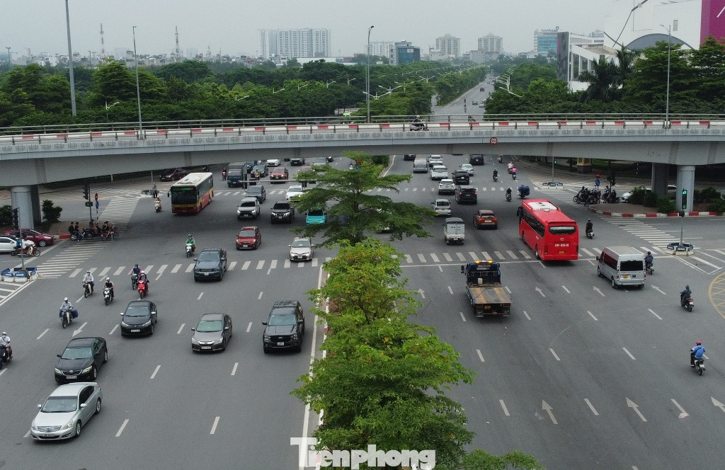 Sau khi khảo sát, đơn vị Tư vấn thiết kế được giao nhiệm vụ cho biết hầm chui xây dựng tại nút giao Cổ Linh - Đàm Quang Trung được tính toán dài khoảng 500 m, chiều rộng mặt cắt ngang mỗi chiều hầm khoảng 7,75 m (tương đương 2 làn xe cơ giới mỗi chiều đường).