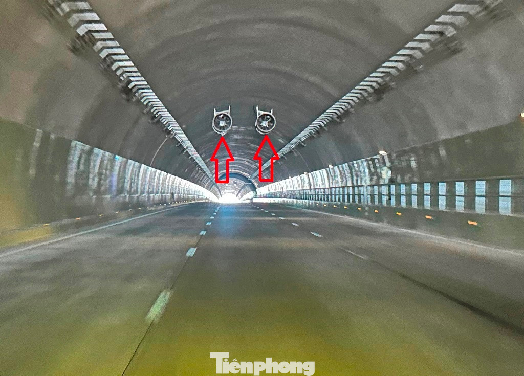 Cùng với đó, hệ thống quạt phản lực (mũi tên) được trang bị trong hầm cũng tê liệt do nguyên nhân không được cung cấp điện.