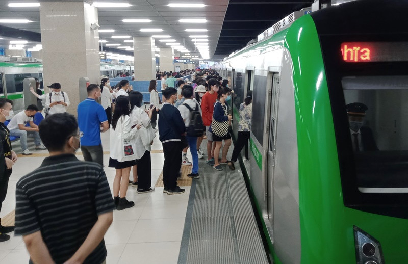 Sau gần 2 năm đi vận hành tuyến đường sắt đô thị Cát Linh - Hà Đông, Cty Hanoi Metro đã có lãi. Sau gần 2 năm đi vận hành tuyến đường sắt đô thị Cát Linh - Hà Đông, Cty Hanoi Metro đã có lãi.