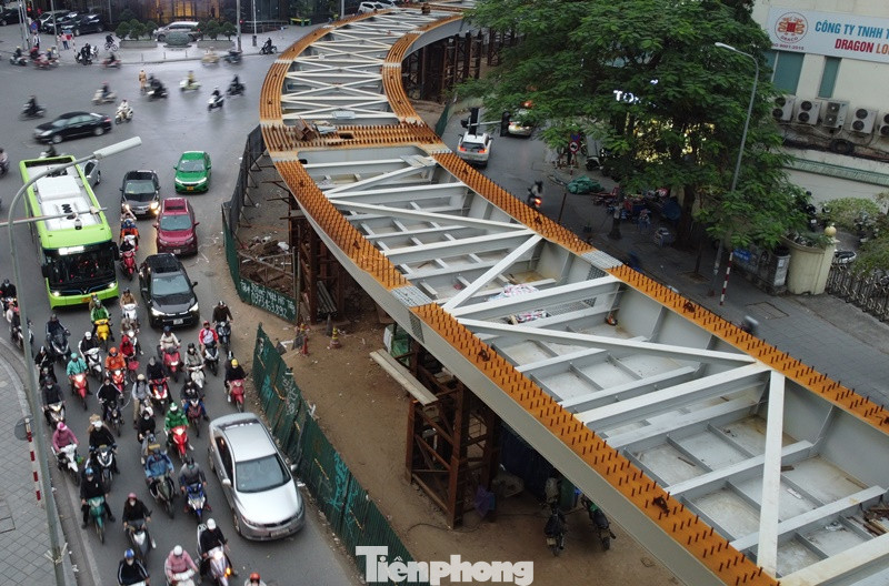 Sau khi cầu vượt được thi công xong, phương tiện từ Chùa Bộc đi Phạm Ngọc Thạch và ngược lại sẽ đi trên cầu vượt, giảm ùn tắc cho nút giao bên dưới.