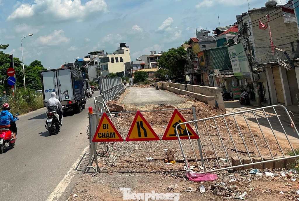 Dự án phải dừng thi công đến tháng 9 theo quy định của Luật Đê điều để phòng chống lũ. Dự án phải dừng thi công đến tháng 9 theo quy định của Luật Đê điều để phòng chống lũ.