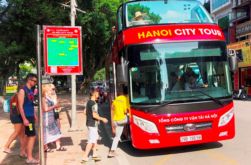 Buýt 2 tầng kết nối các địa điểm du lịch, di tích tại Hà Nội. Ảnh: T.Đảng Buýt 2 tầng kết nối các địa điểm du lịch, di tích tại Hà Nội. Ảnh: T.Đảng
