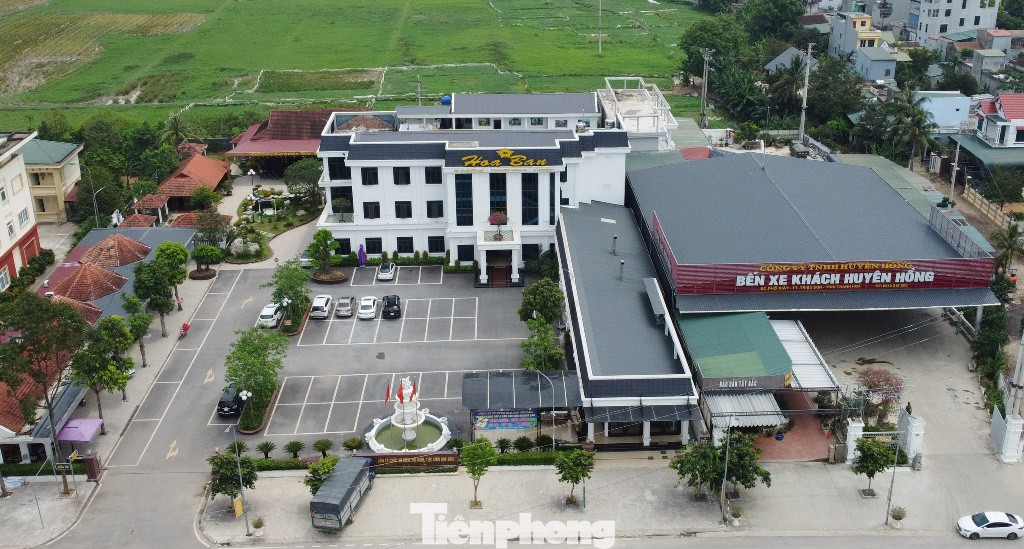 Tuy nhiên, thay vì làm bến xe, đến nay, phần lớn diện tích đất được tỉnh Thanh Hóa giao hiện đang bị biến thành nhà vườn, trung tâm thương mại, tiệc cưới.