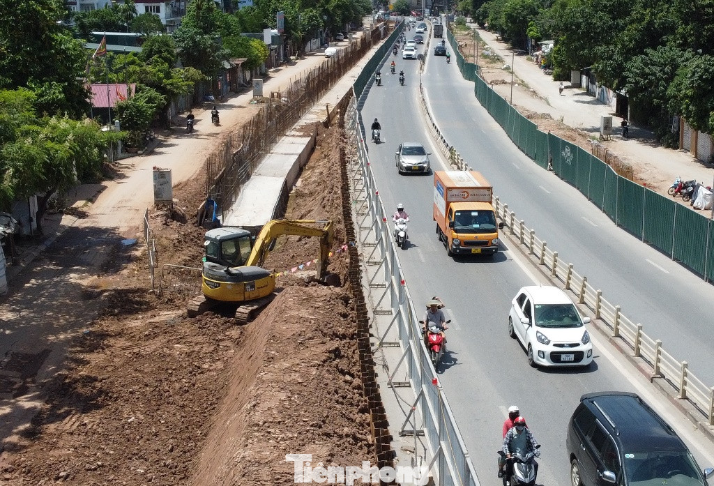Do gặp nhiều nguyên nhân khách quan và chủ quan như dịch COVID-19, phải điều chỉnh lại phương án thi công theo yêu cầu của Bộ Nông nghiệp và Phát triển nông thôn (NN&PTNT) nên đến nay dự án mới thi công khoảng 70%. Do gặp nhiều nguyên nhân khách quan và chủ quan như dịch COVID-19, phải điều chỉnh lại phương án thi công theo yêu cầu của Bộ Nông nghiệp và Phát triển nông thôn (NN&PTNT) nên đến nay dự án mới thi công khoảng 70%.